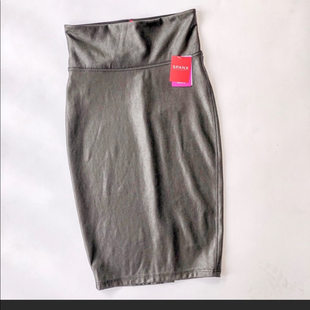 NWT Spanx Faux Leather Pencil Skirt Very Black M